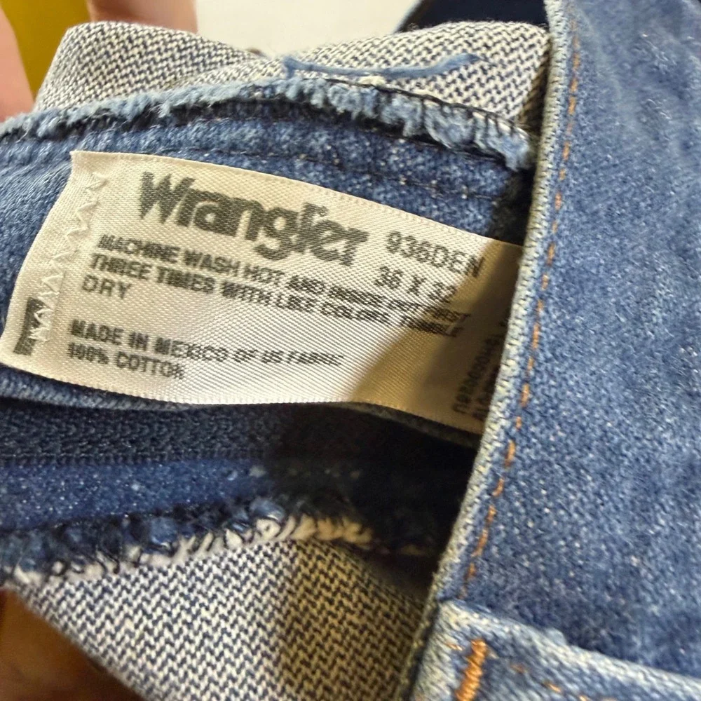 Wrangler 936DEN Cowboy Cut Slim Fit Jeans Mens 36x32 Medium Wash Blue Denim